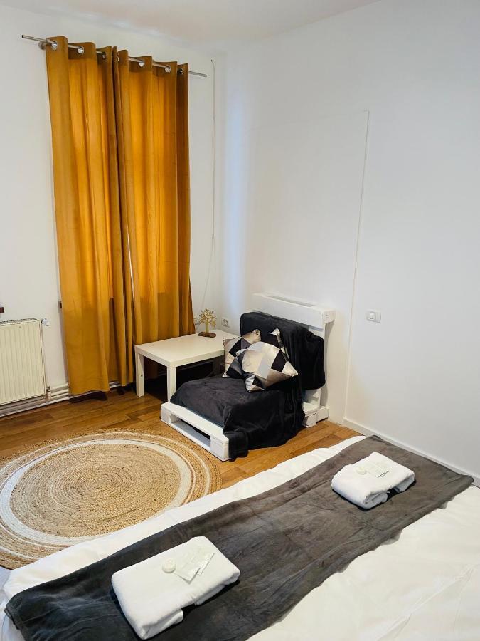Londof Housing City Center Brasov Lägenhet Exteriör bild