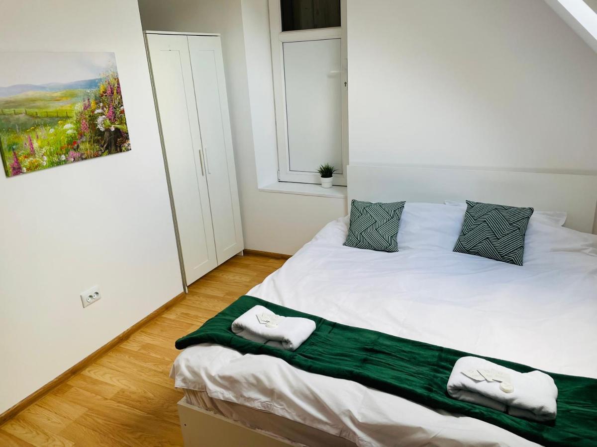 Londof Housing City Center Brasov Lägenhet Exteriör bild